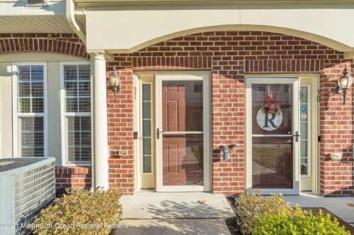 31 Jake Dr, Tinton Falls NJ  07712-7533 exterior