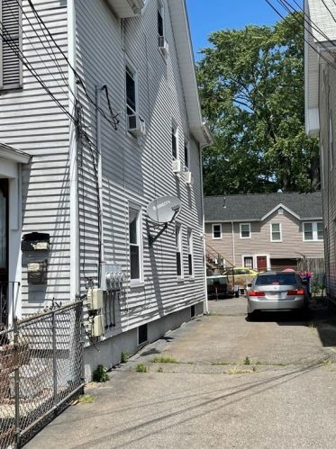 423 Bay St, Taunton MA 02780-2520 exterior