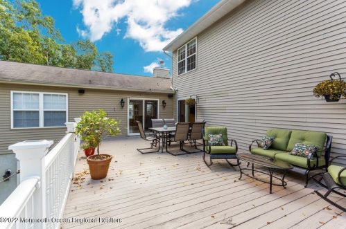 632 Winterberry Blvd, Jackson Twp NJ 08527-5342 exterior