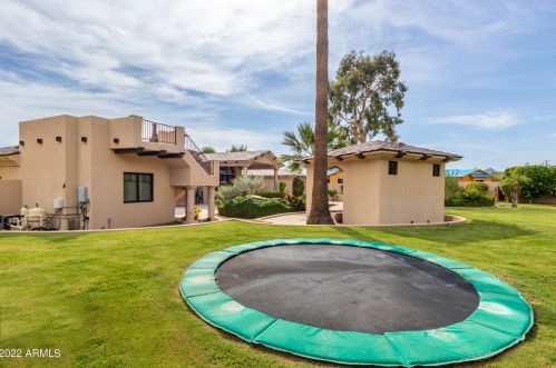 4450 54th St, Phoenix AZ 85018-1905 exterior