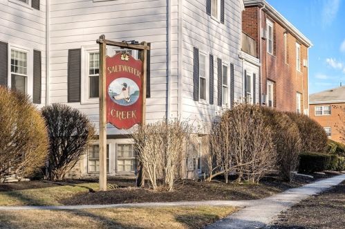 267 Neck St, Weymouth, MA 02191-1939