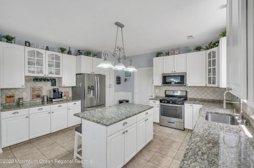 21 Tuscany Dr, Jackson Twp NJ 08527-3168 exterior