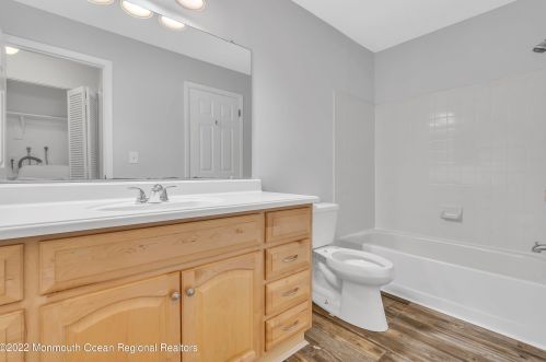 1007 Violet Ln, Jackson Twp NJ 08527-4156 exterior