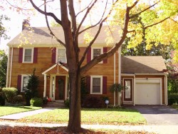 99 Oxford Rd, Newton, MA 02459-2408