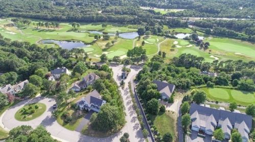 220 White Cliff Dr, Plymouth MA 02360-1464 exterior