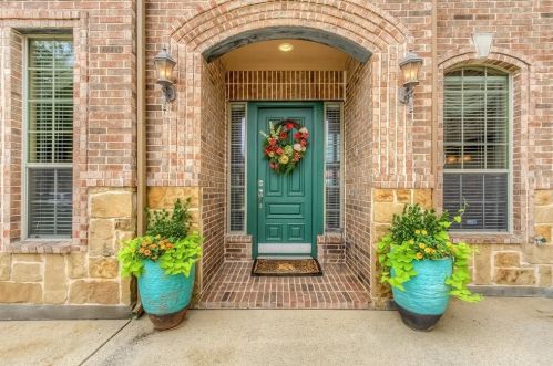 4433 Young Dr, Carrollton TX  75010-1145 exterior