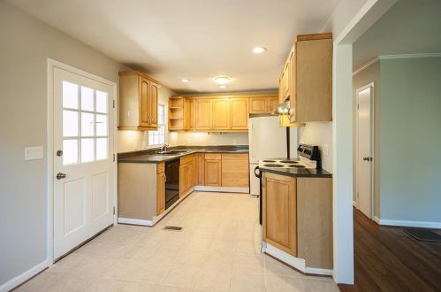 1590 Belle Isle Cir, Atlanta GA  30329-2524 exterior