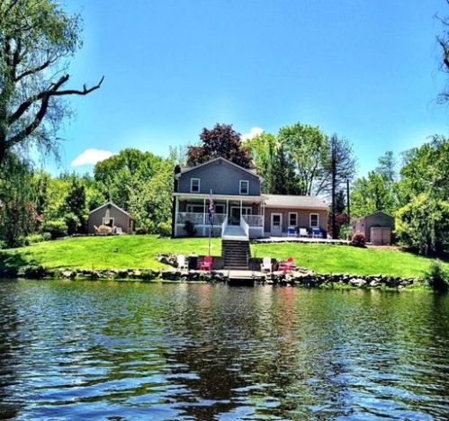 148 Art St, Skyline Lakes, NJ 07456-1227