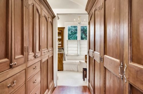 25 Hunnewell Ave, Newton MA 02458-2216 exterior