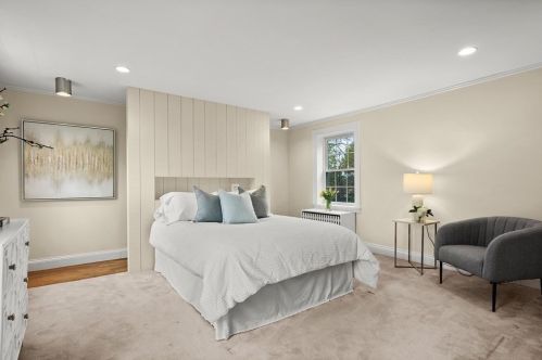 55 Farlow Rd, Newton MA 02458-2439 exterior