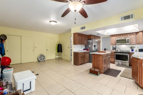 1826 Acoma Dr, Phoenix AZ 85032-4892 exterior