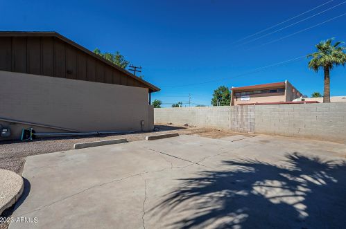 2324 Cactus Rd, Phoenix AZ 85032-7609 exterior