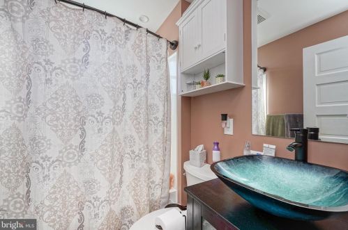 523 Lincoln Ave, West Deptford NJ 08066-1136 exterior