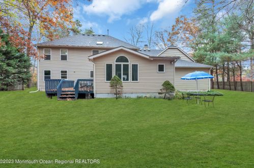 6 Pitney Ln, Jackson Twp NJ 08527-2933 exterior