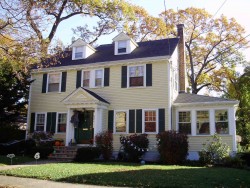 60 Fisher Ave, Newton, MA 02461-1107