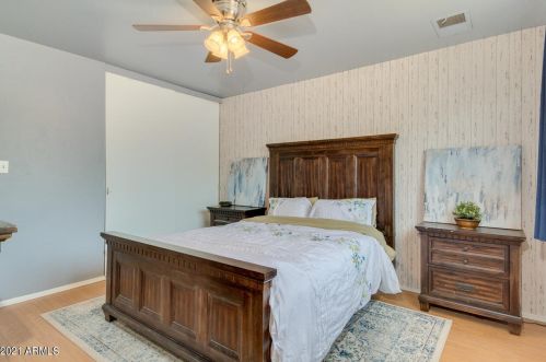 5743 38 Dr, Phoenix AZ 85053-2811 exterior