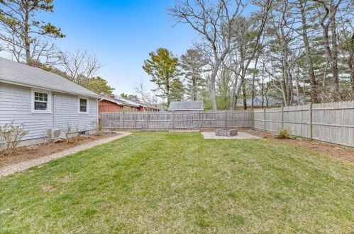 92 Edgewater Dr, Wareham MA 02571-2189 exterior