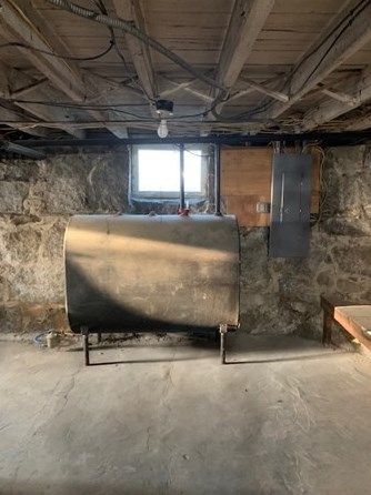 21 Cres St, Whitman MA 02382-2406 exterior