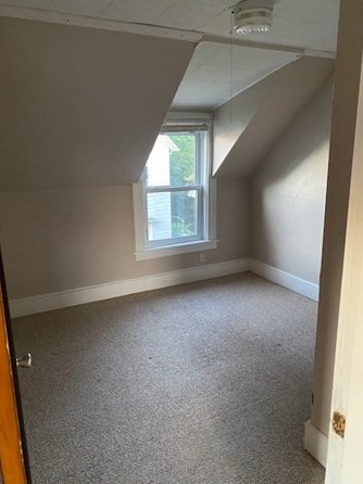 39 Eastern Ave, Worcester MA 01605-3046 exterior