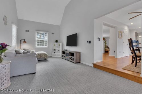 130 Rumson Pl, Little Silver NJ  07739-1044 exterior