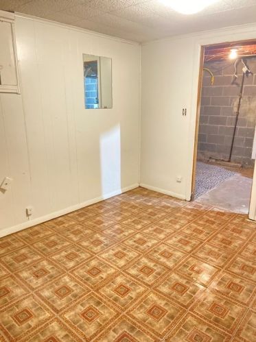 24 Rhodes Cir, Hingham MA 02043-1530 exterior