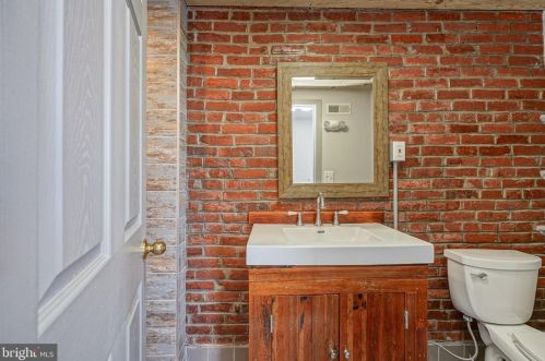 1815 20 St, Philadelphia PA 19145-2048 exterior