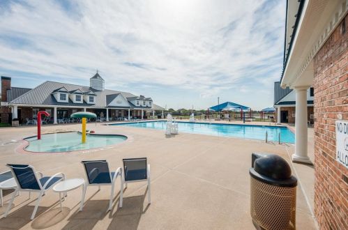 9006 Bonbrook Bnd Ln, Richmond TX 77469-4730 exterior