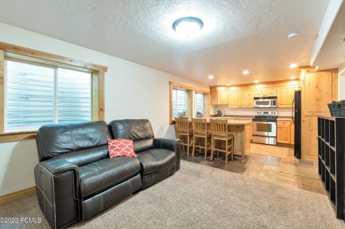 4365 Hidden Cv Rd, Park City UT 84098-4724 exterior