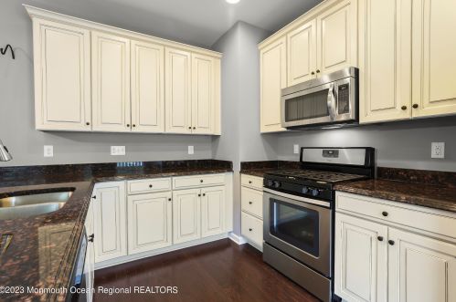 134 Waypoint Dr, Tinton Falls NJ 07724-2184 exterior