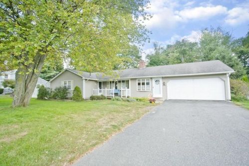 38 Debra Ln, Agawam, MA 01001-3304
