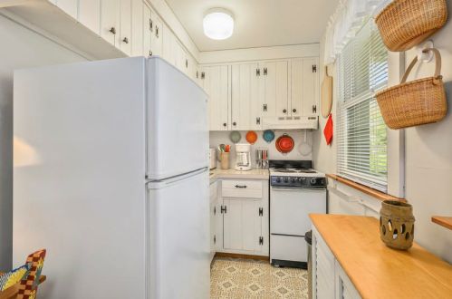 76 Hay Rd, Eastham MA 02642-3268 exterior