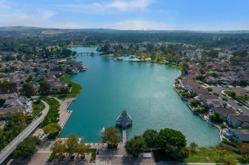 2 Bayfield, Irvine CA  92614-7907 exterior