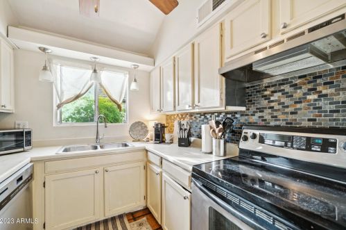 1157 Belmont Ave, Phoenix AZ  85020-4162 exterior