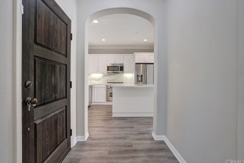 21 Gardenpath, Irvine CA 92603-0156 exterior