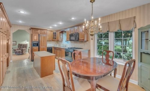 52 Laurel Dr, Little Silver NJ 07739-1416 exterior