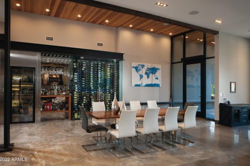 4621 Camelback Rd, Phoenix AZ 85033-1534 exterior