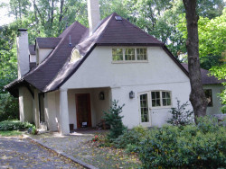 59 Greenwood Ave, Newton, MA 02465-2507