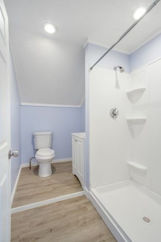 556 Bradford Ave, Fall River MA 02721-1017 exterior