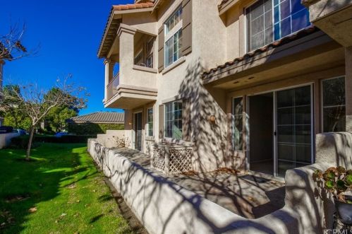 8070 Treeview Ct, Anaheim CA 92808-1553 exterior