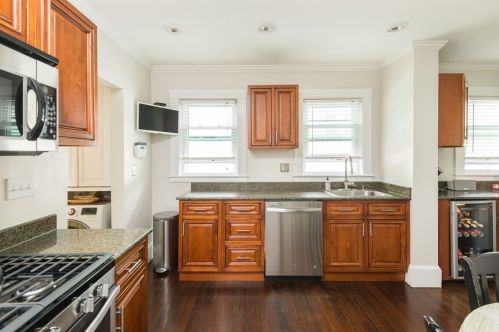 1123 Boylston St, Newton MA 02464-1014 exterior