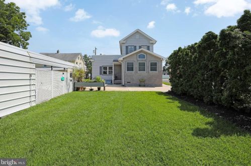 132 Main St, West Deptford NJ 08051-1046 exterior