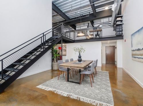 950 Broadway, Chelsea MA  02150-2282 exterior