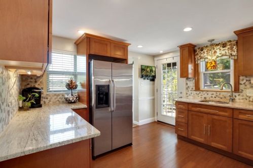 218 Whiting Ave, Dedham, MA 02026-3119