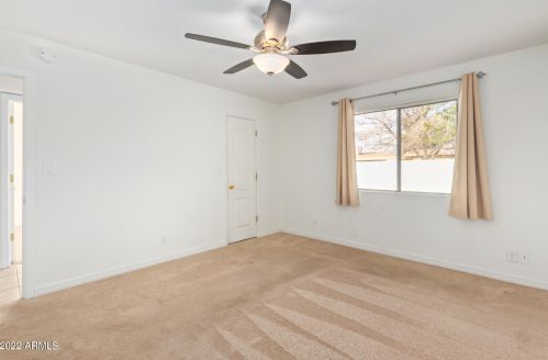 3222 Clinton St, Phoenix AZ 85028-3023 exterior