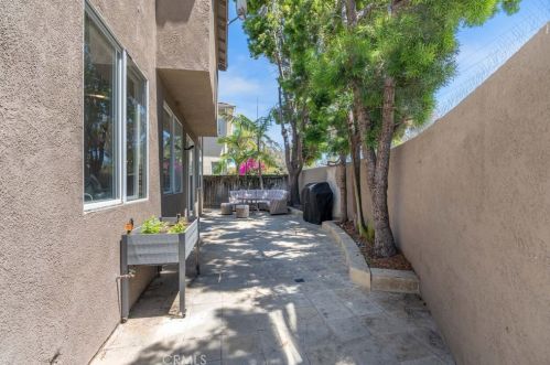 2 Bayfield, Irvine CA  92614-7907 exterior