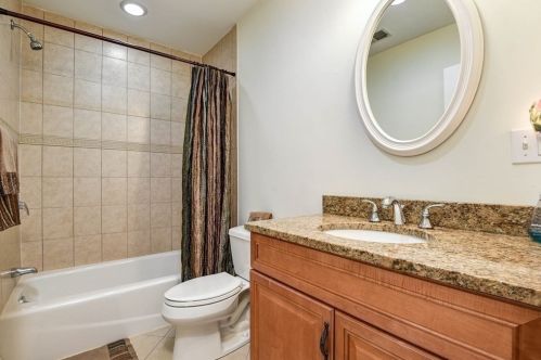 208 Vly Rd, Needham MA 02492-4720 exterior