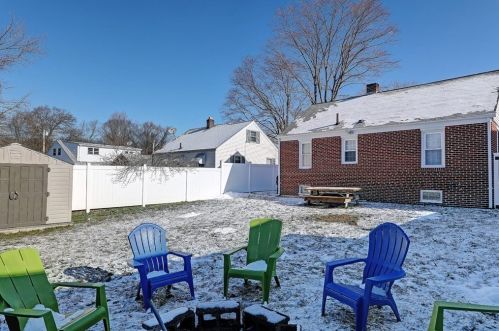 18 Smt Ave, Seekonk MA 02771-3919 exterior