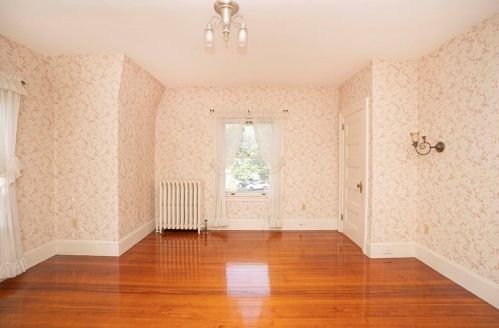 193 Broadway, Taunton MA 02780-1811 exterior