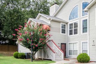 1014 Stones Throw Dr, Huntsville, AL 35806-3526