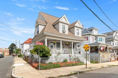 25 Sherman St, Everett, MA 02149-2924